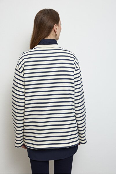 QANU Ριγέ κοντό φούτερ σε μπλε ναυτικό