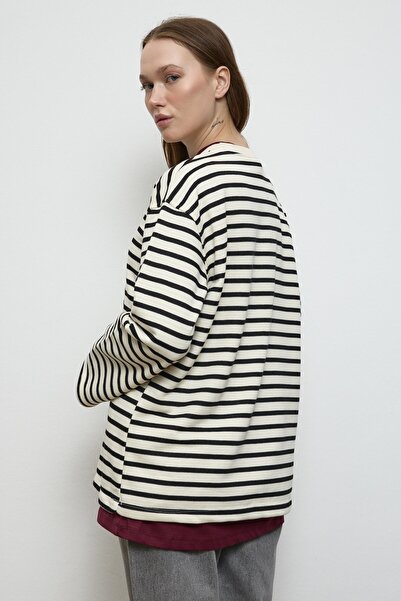 QANU Ριγέ κοντό φούτερ μαύρο