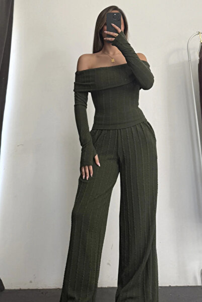 MOZENA Madonna Yaka Parmak Geçmeli Bluz ve Pantolon Takım