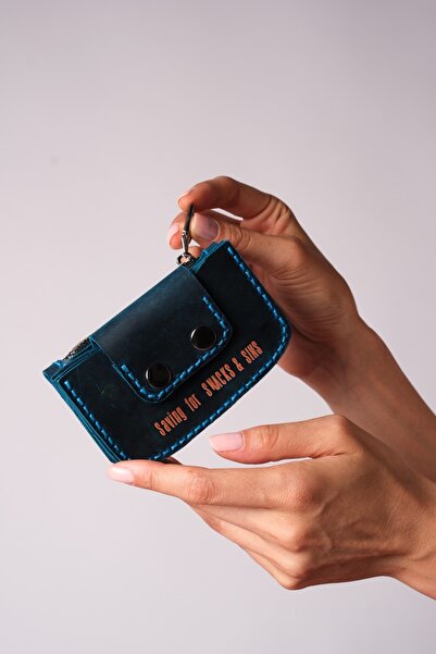 JUNIQ EDITION Hakiki Deri Lacivert Mini Cüzdan – “Saving for Snacks & Sins” E...