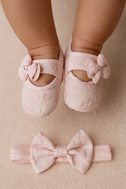 eradkids Premium Lace Detailed Baby Booties-Bandana Set