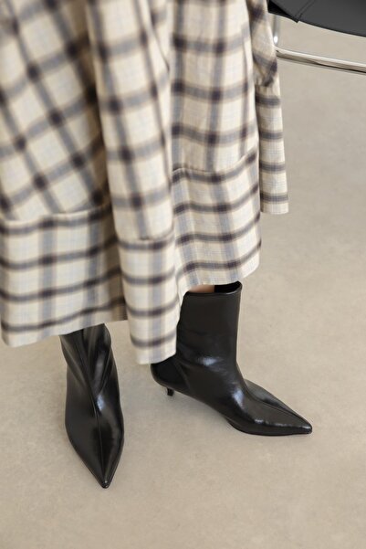 STRASWANS Morley Women's Pino Heel Wrinkled Leather Boots Black