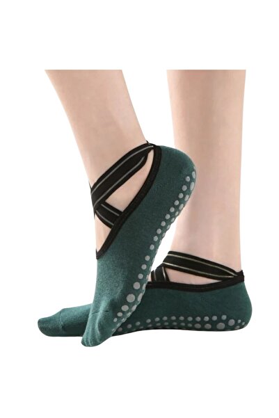 VEYA Sports socks with silicone beads. Sports and yoga socks are distinguished for ease of movement, with the addition of silicone to prevent slipping.