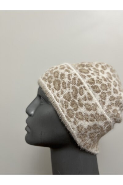 Butik Kadın Yumuşacık Leopar desenli Akrilik Kumaş Saçaklı Tüylü Bere – Sıcak Tutucu Kışlık Şapka