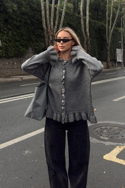 Swist Füme Bisiklet Yaka Fırfır Detaylı Düğmeli Kadın Triko Hırka