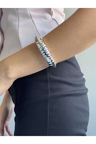 Ressia Thick Twist Cuff Bracelet