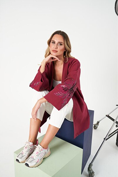 MİA NOURA Women's Oversize Kimono with Embroidered Sleeves and Back