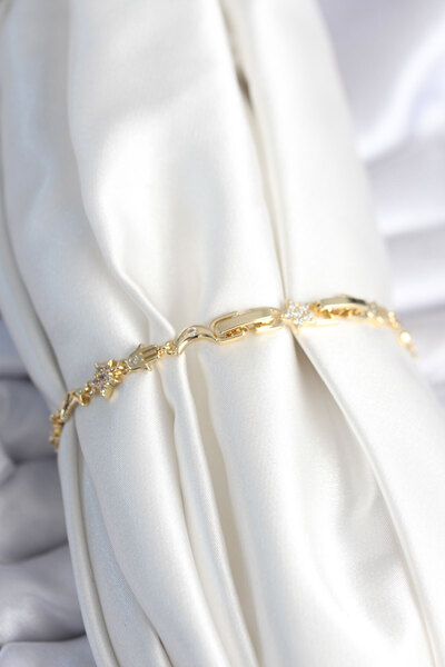 Skygo Brass Gold Color Women's Manifest Bracelet - Tj-Bb7973