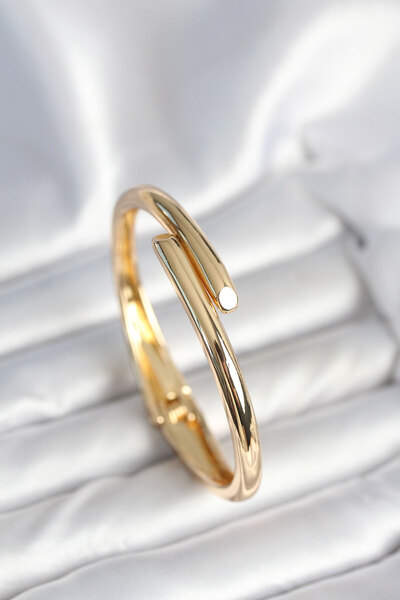 Skygo Brass Gold Color Women's Handcuff Bracelet - Tj-Bb7975