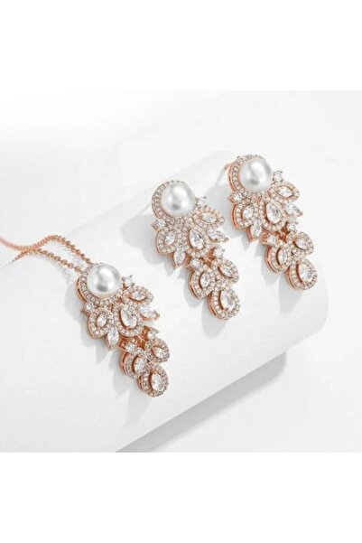 Generic طقم قلادة وأقراط ذهبية