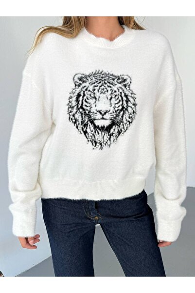 MATTİ MODA Bearded White Knit Sweater with Lion Figure