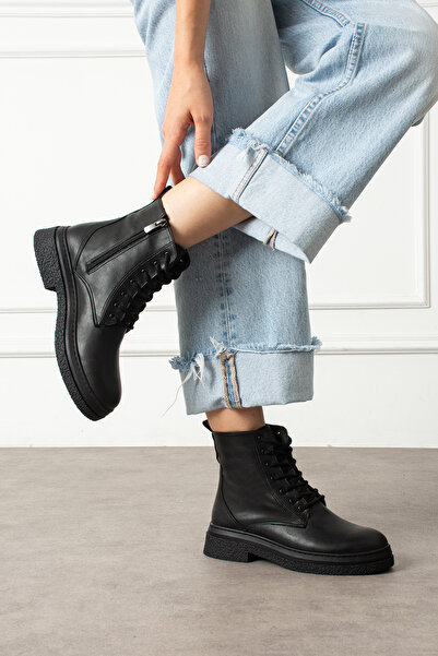 Zintra Siyah Renk Kadın Fermuarlı Bağcıklı Şık Bot