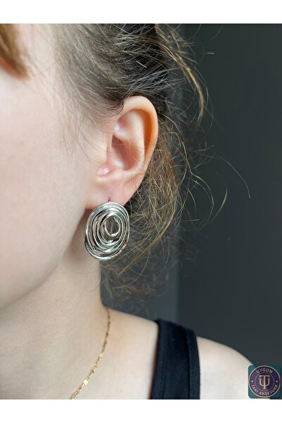 uyguntakıaksesuar Gümüş Renk Paslanmaz Çelik Halka Formlu Kadın Küpe – Modern Metal Tasarım