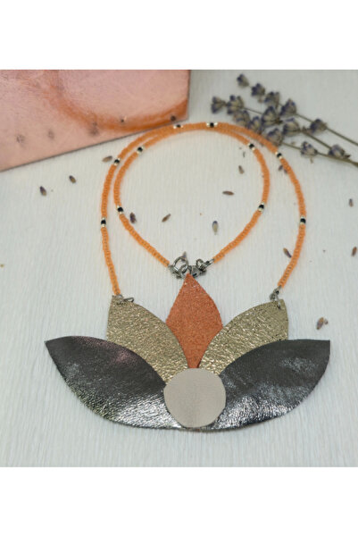 Amma Design Pandantiv handmade din piele naturală in forma de floare de lotus