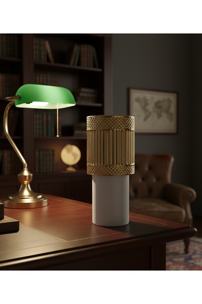 Generic Decorative white and gold flower vase - a luxurious design without flowers that adds a touch of luxury and elegance to the place