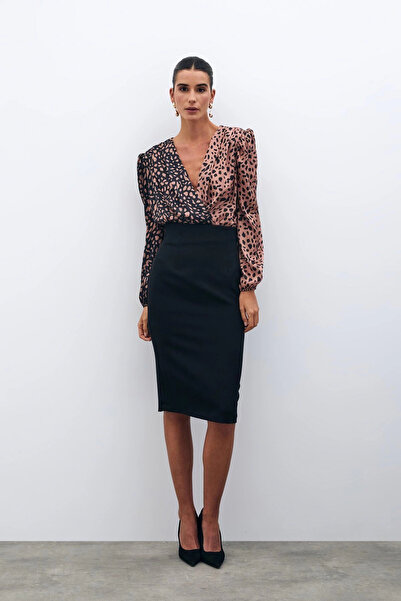 Sateen Body cu model negru-camel la două piept