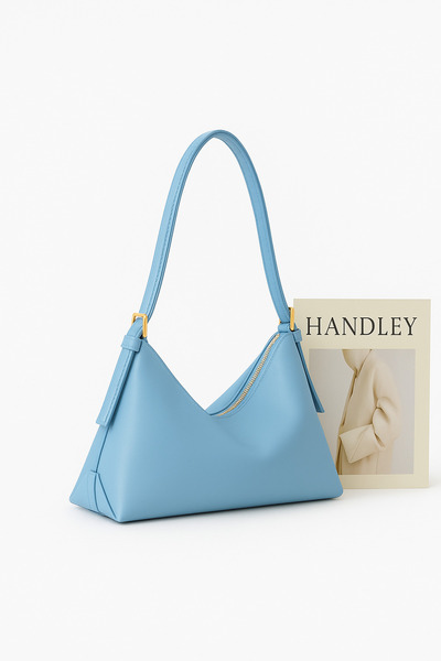 Handley Луксозна чанта от изкуствена кожа – елегантен модел със златни детайли