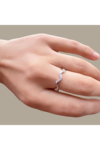 VEGALUXE Steel Zigzag Silver Color Ring Adjustable to Fit the Finger. Does Not Tarnish.
