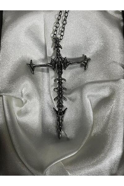 DÜKKAN DESİGN VAMP HAÇ KOLYE