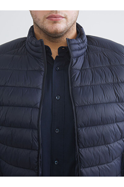 LC Waikiki Standard Mold Stand Collar Men's Puffer Vest