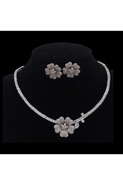 Generic Joulary Zirconia Flower Necklace