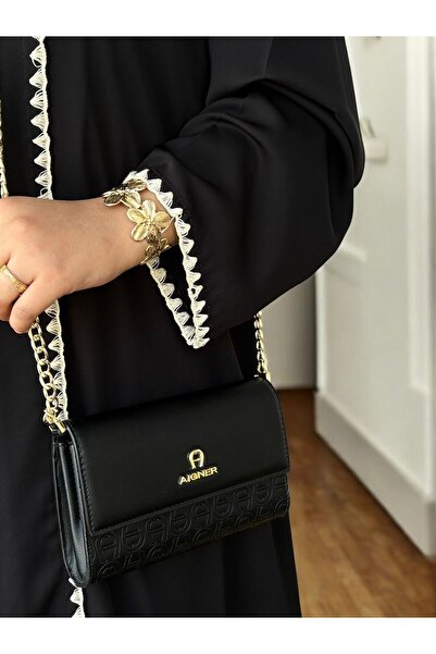 SS Shoulder bag with accessories