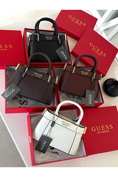 Generic Shoulder bag with accessories