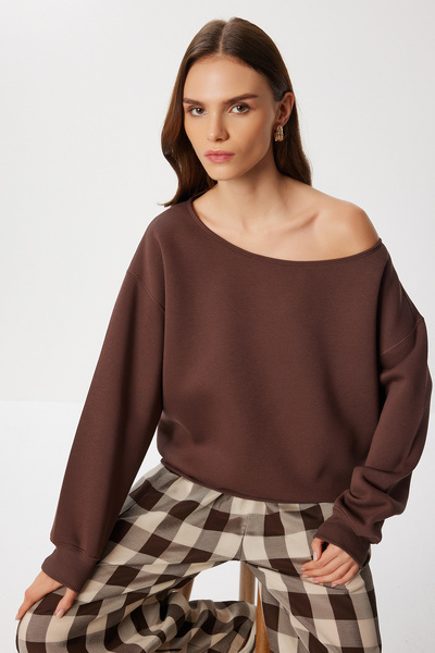 Lovelyİstanbul Πλεκτό φούτερ με ανοιχτό ώμο LAN0076 ΚΑΦΕ