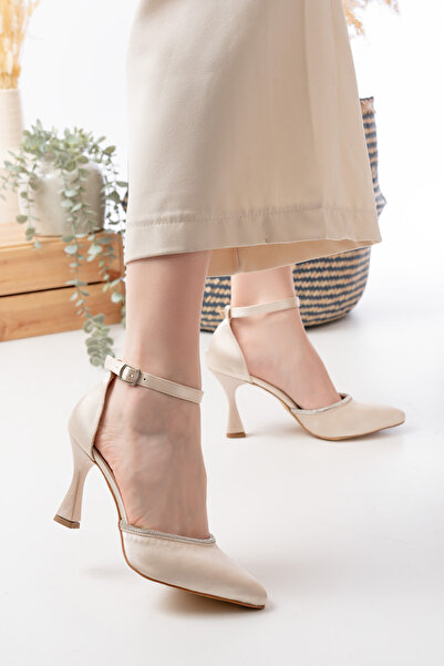 Nirvana Pantofi cu toc din țesătură din satin cu curele la gleznă