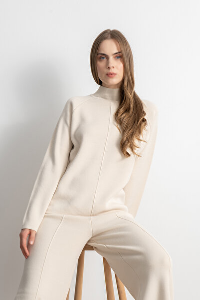 Shophia Női dombornyomott részletekkel díszített kötöttáru szett – krém