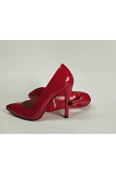 Lucciola حذاء نسائي من الجلد الطبيعي باللون الأحمر اللامع