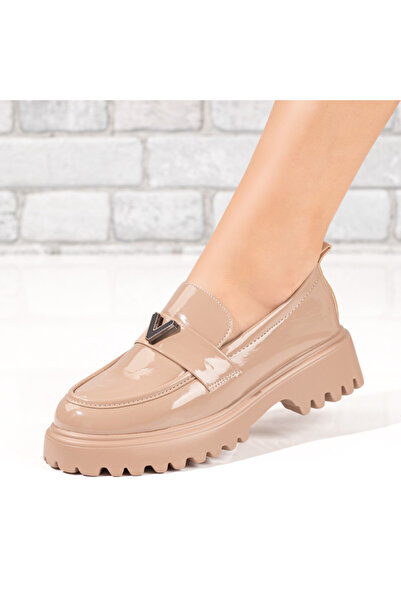 Modlet.ro Women's nude loafers with a glossy look and metallic accessory MOD1...