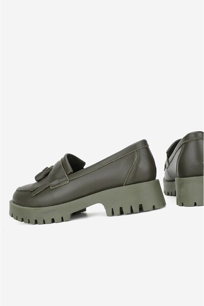 TUNAELLİ KADIN YEŞİL HAKİKİ DOĞAL DERİ 36-41 NUMARA PÜSKÜLLÜ LOAFER AYAKKABI