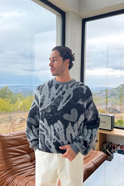 Flaw Wear Heart Design Knitwear Sweater