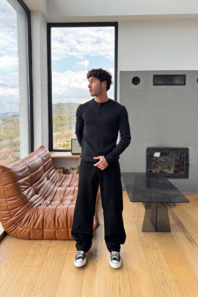 Flaw Wear Reverse Stitched Buttoned Knit Sweater