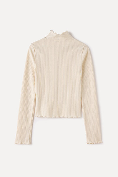 Mudo Fitted Stand-Up Collar Long Sleeve Blouse