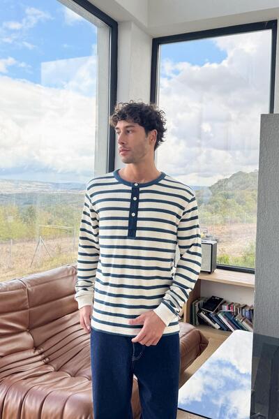 Flaw Wear Buttoned Striped Knitwear Sweater