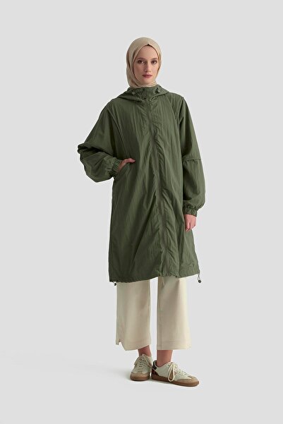 Armine TREND Boydan Fermuarlı Etek Ucu Lastikli Cep Detaylı Kapüşonlu Kap Haki 25YT712