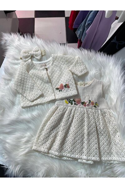 mayakids فستان مطرز بتفاصيل الدانتيل والباندانا