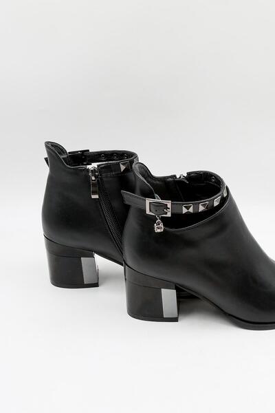KRISTE BELL Kristebell Imported Accessory Detailed Heeled Classic Boots 2551 - Black - 36