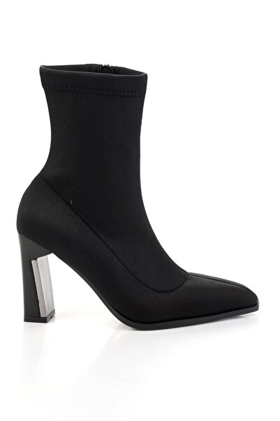 Bambi Чорні жіночі чоботи та черевики K02565070817