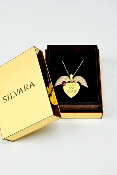 SILVARA İSİMLİ KALP KOLYE KIRMIZI KALP TAŞLI KOMPLE 925 AYAR GÜMÜŞ 18 AYAR ALTIN KAPLAMA