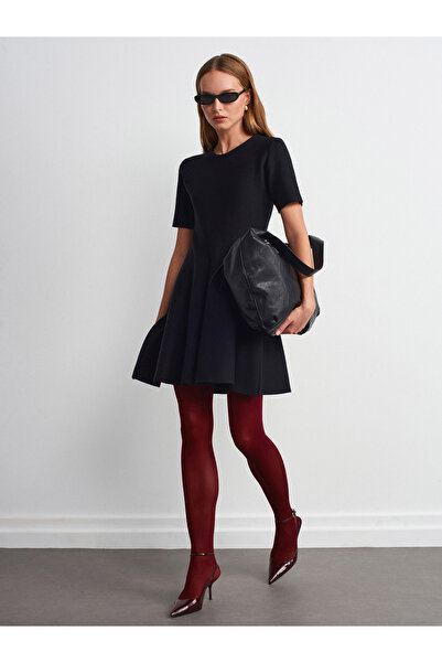 Dilvin 90258 Bisiklet Yaka Volanlı Triko Elbise-Siyah