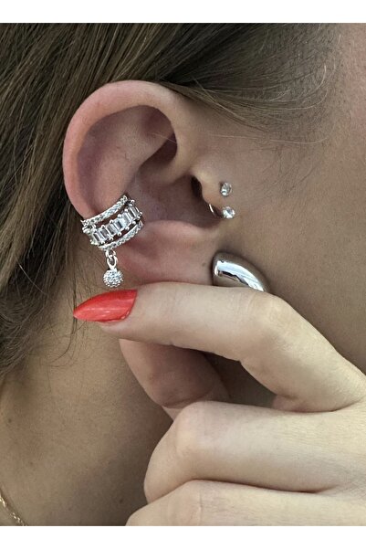 AychaAksesuar Çelik vip gümüş renk zirkon taşlı sallantılı taşlı kıkırdak geçirmeli küpe