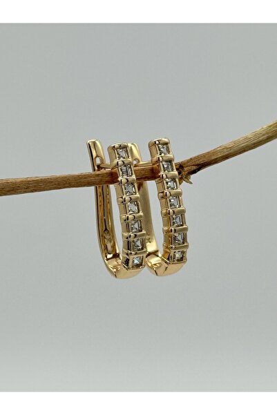 AUBRA حلقة أذن مرصعة بحجر الزركون – مطلية باللون الوردي