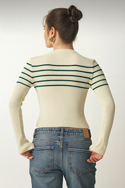 LACHT Γυναικεία πλεκτή μπλούζα με ρίγες με 4 κουμπιά σε πράσινο χρώμα