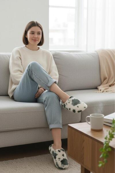 MARKABONİ Women's Furry Fluffy House Slippers Soundless Soft Comfortable Rubber Sole Wool Inside Winter Slippers