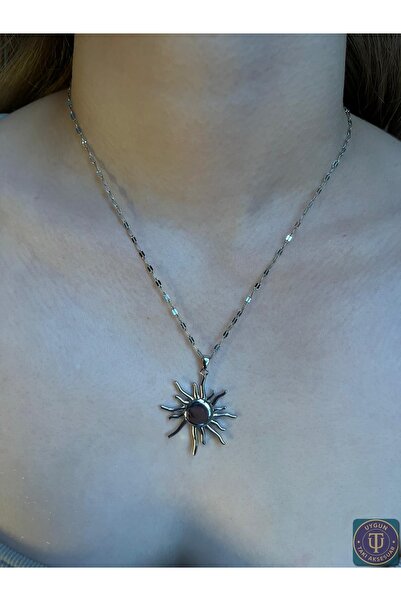 uyguntakıaksesuar قلادة على شكل الشمس باللون الفضي - مجوهرات نسائية عصرية ولامعة