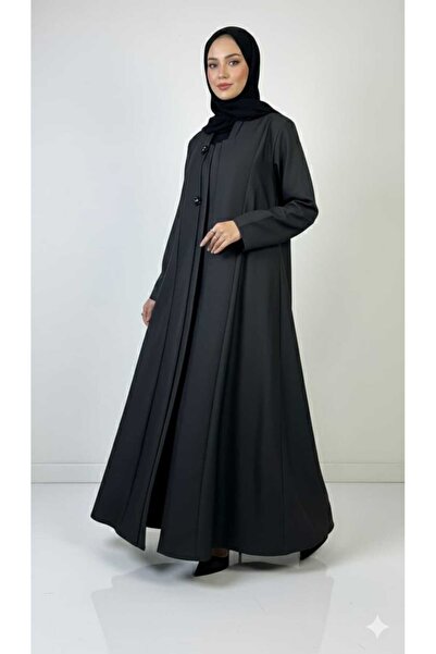 REİNA A distinctive formal-cut abaya made of cool linen with black crystals.