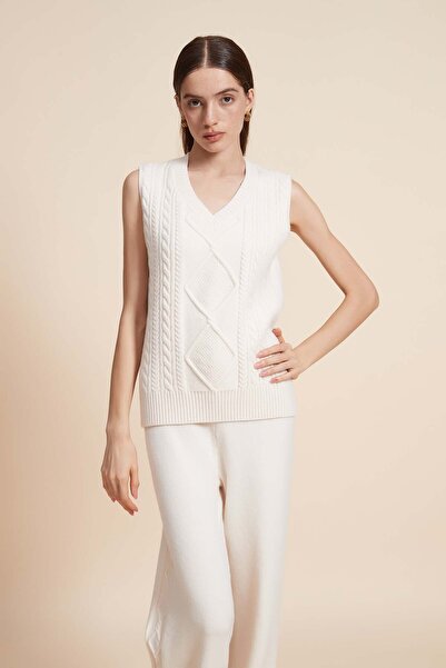 Yola بلوزة مضلعة بدون أكمام